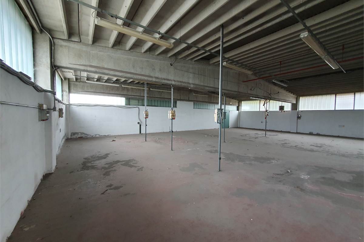 Capannone a Vertemate con Minoprio (3B)