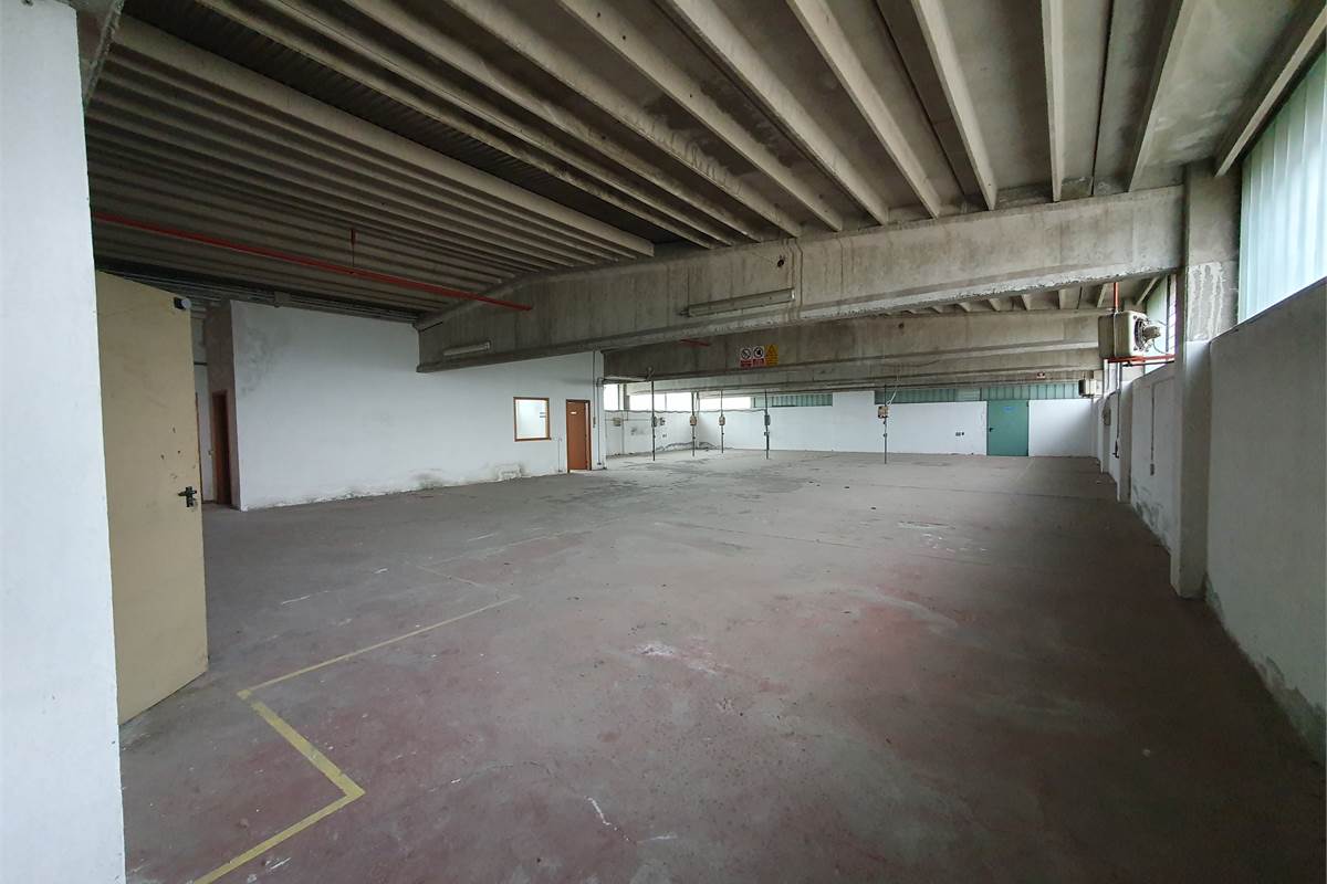 Capannone a Vertemate con Minoprio (3B)