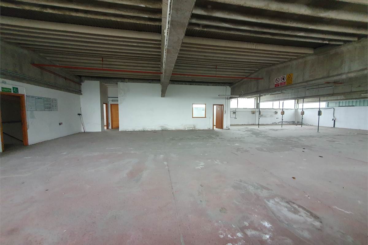 Capannone a Vertemate con Minoprio (3B)