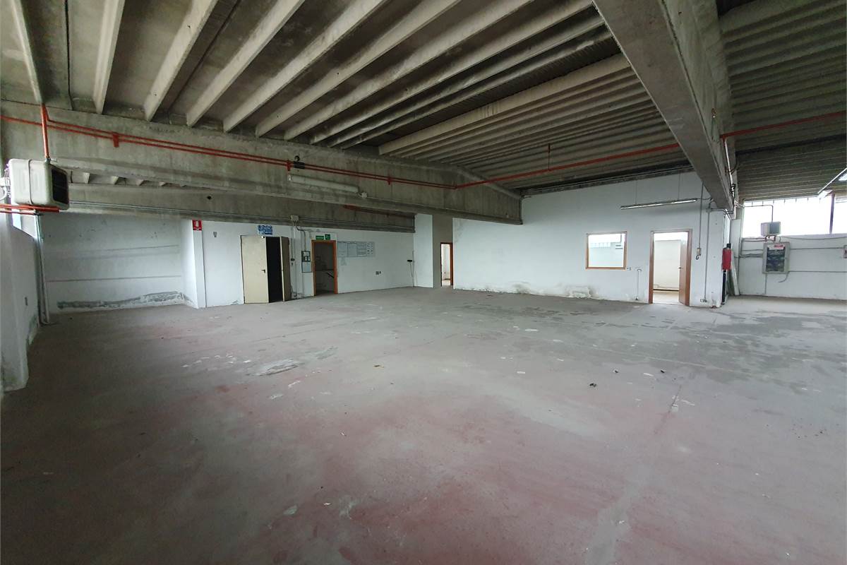 Capannone a Vertemate con Minoprio (3B)