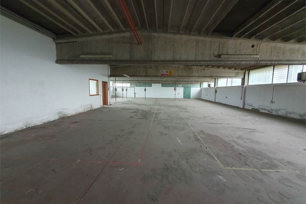 Capannone a Vertemate con Minoprio (3B)