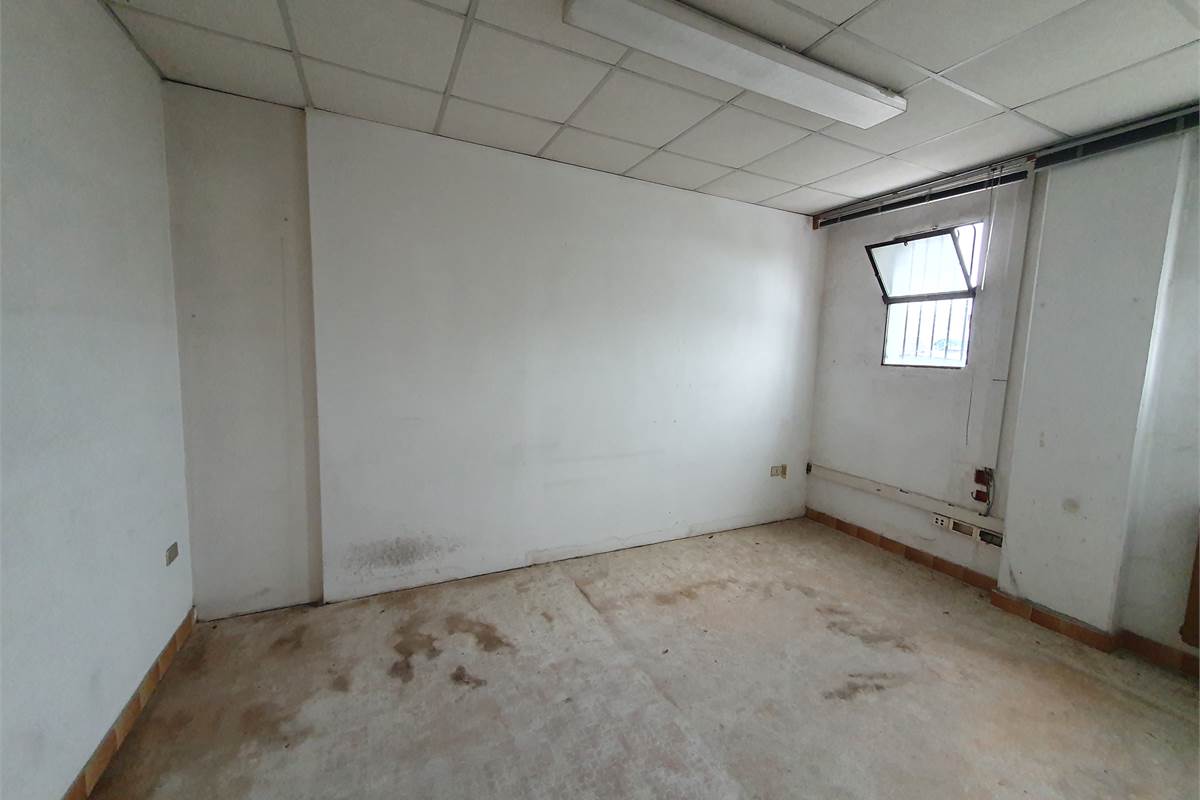 Capannone a Vertemate con Minoprio (3B)