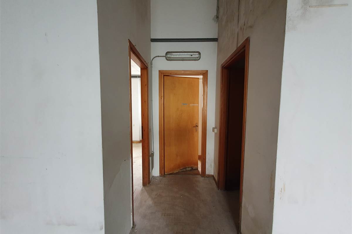 Capannone a Vertemate con Minoprio (3B)