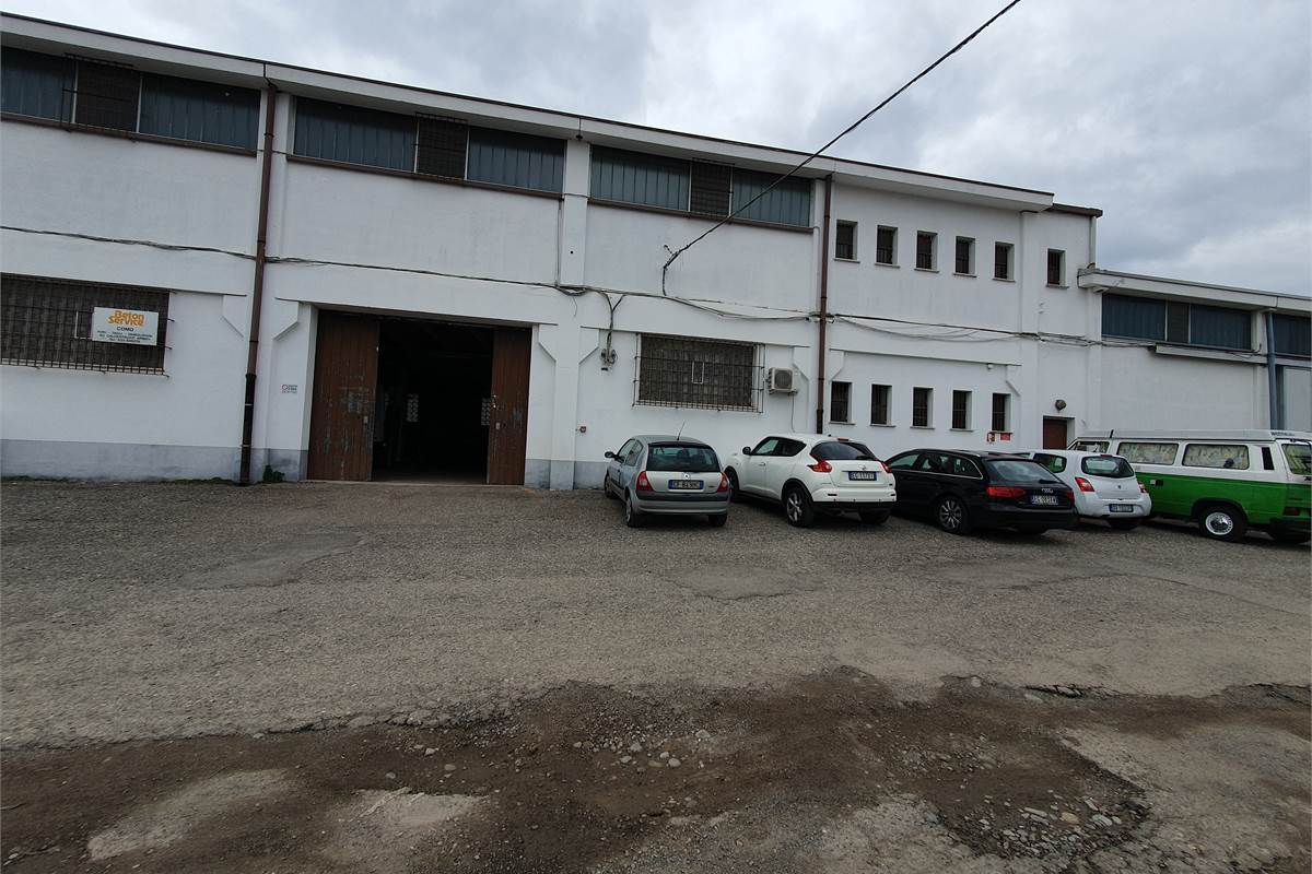 Capannone a Vertemate con Minoprio (3B)