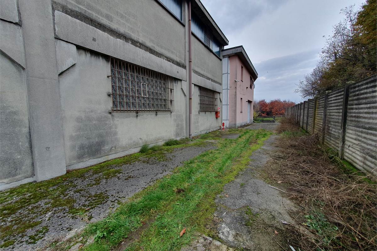 Capannone a Vertemate con Minoprio (3B)