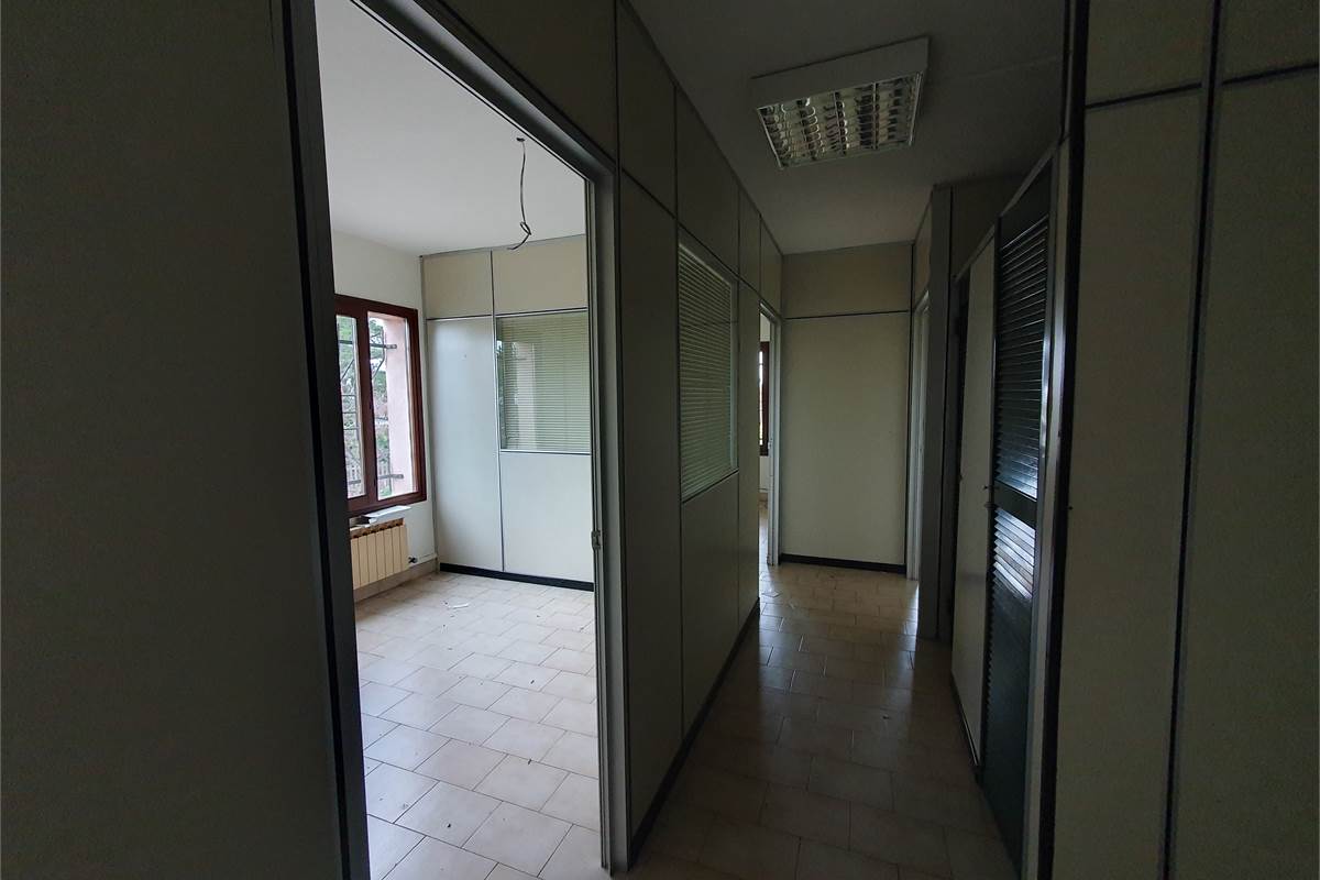 Ufficio a Vertemate con Minoprio (1D)