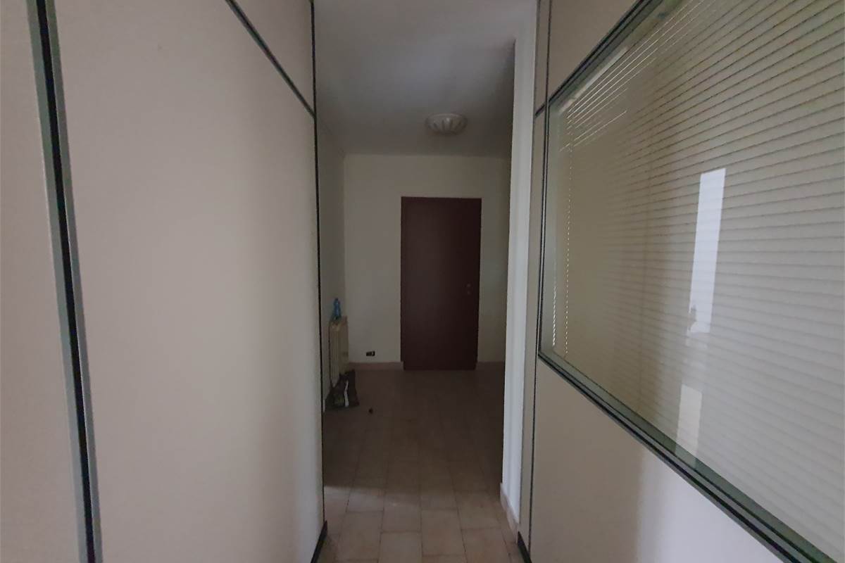 Ufficio a Vertemate con Minoprio (1D)