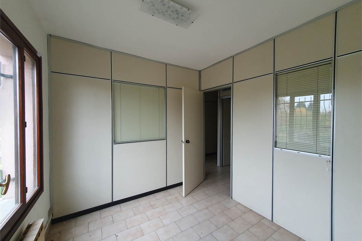 Ufficio a Vertemate con Minoprio (1D)