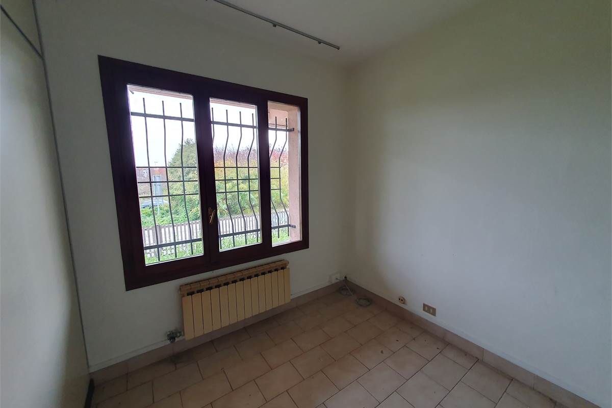 Ufficio a Vertemate con Minoprio (1D)