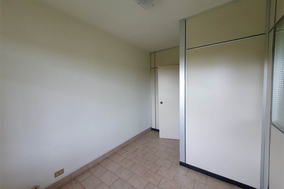 Ufficio a Vertemate con Minoprio (1D)