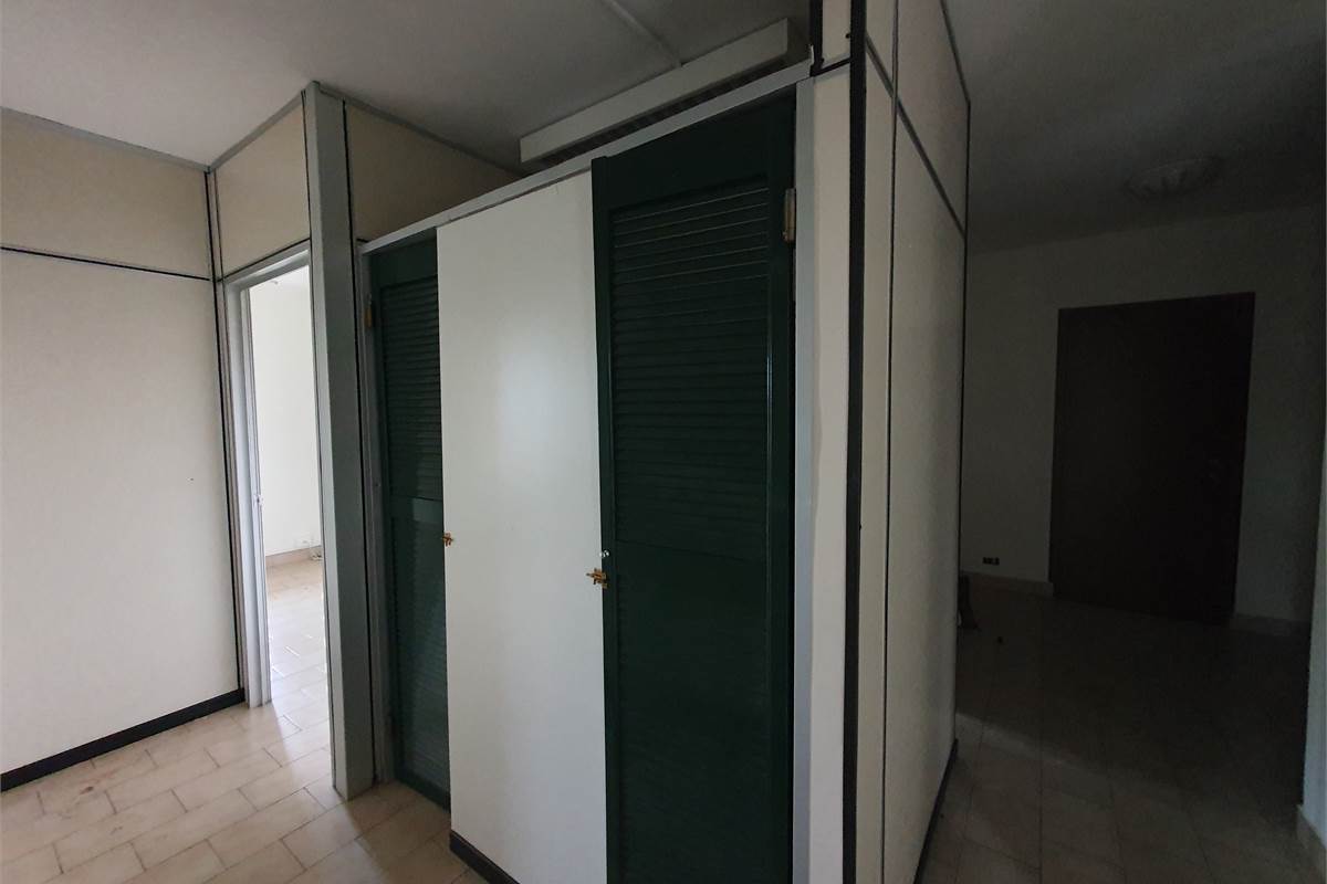 Ufficio a Vertemate con Minoprio (1D)