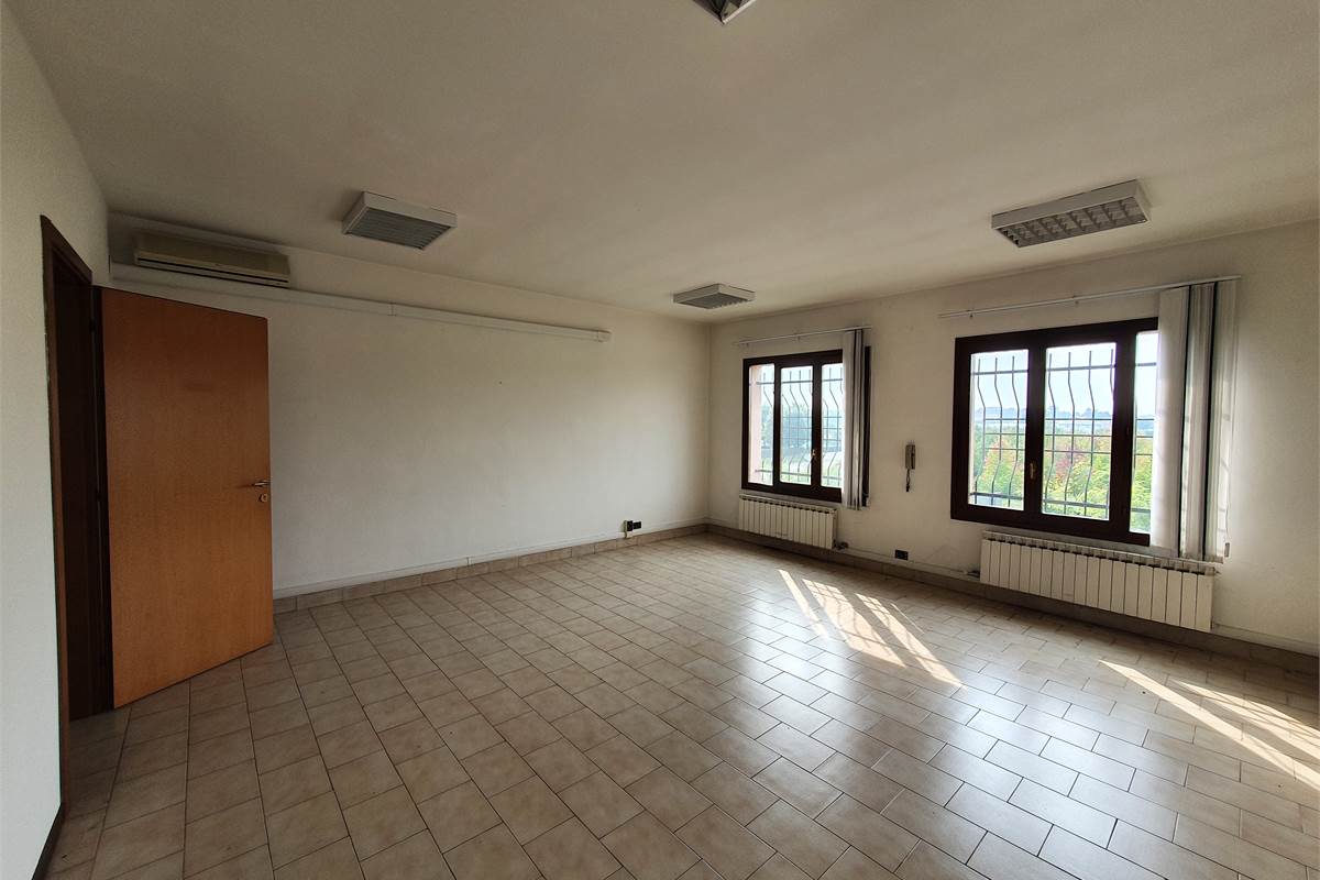 Ufficio a Vertemate con Minoprio (1F)