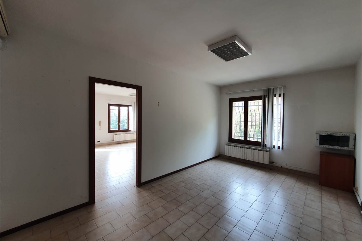 Ufficio a Vertemate con Minoprio (1F)