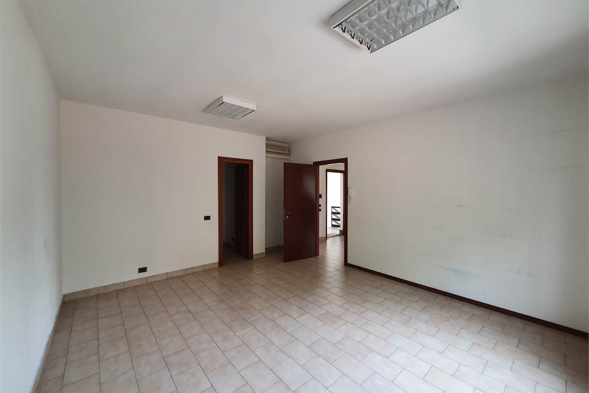 Ufficio a Vertemate con Minoprio (1F)