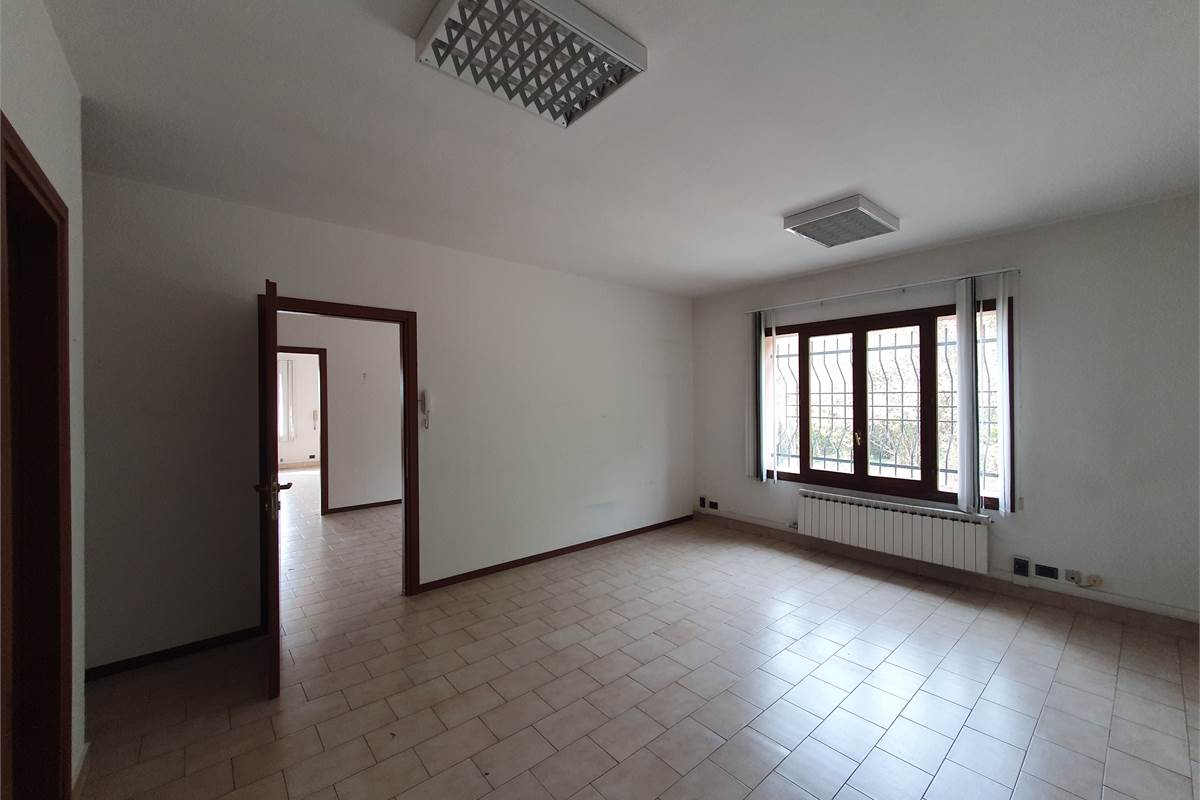 Ufficio a Vertemate con Minoprio (1F)