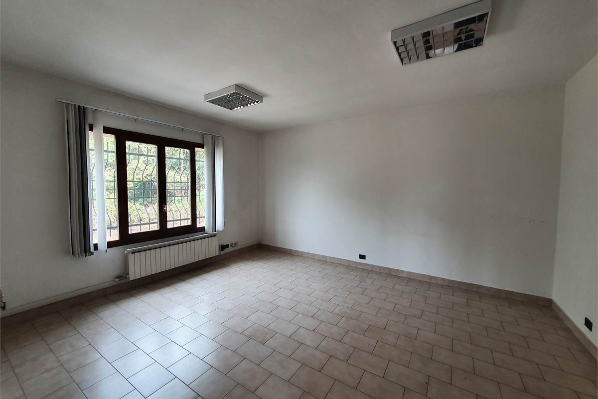 Ufficio a Vertemate con Minoprio (1F)
