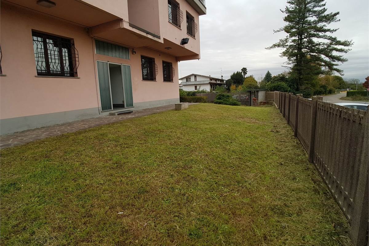 Ufficio a Vertemate con Minoprio (1F)