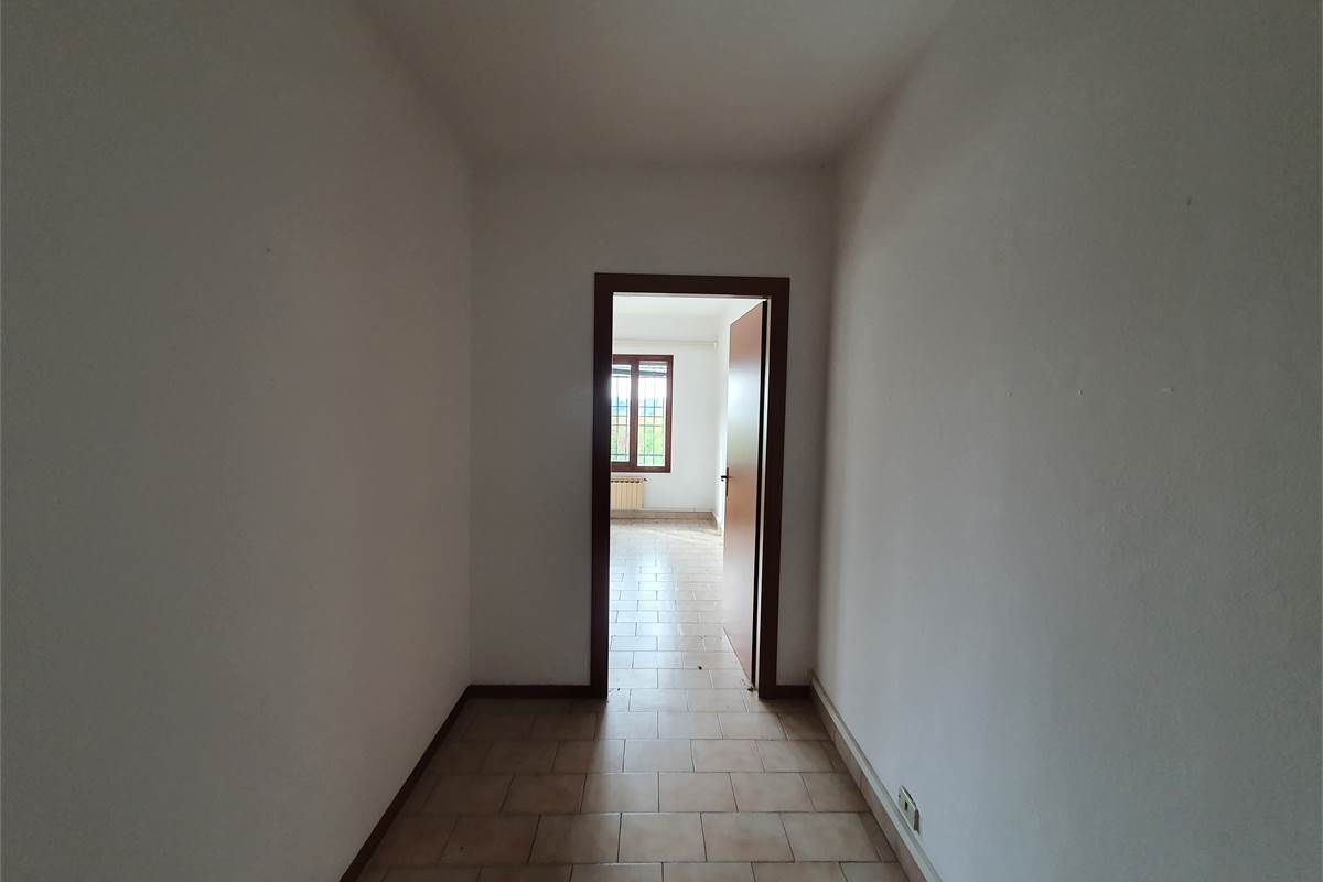 Ufficio a Vertemate con Minoprio (1C)