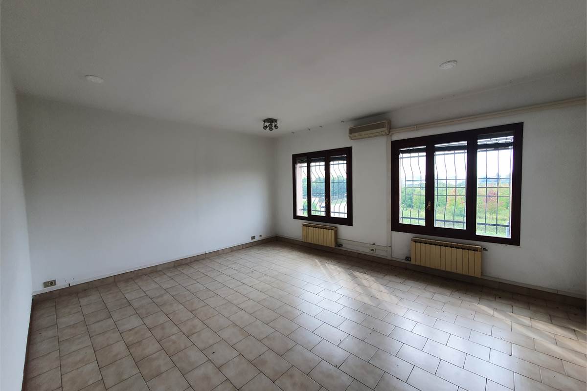 Ufficio a Vertemate con Minoprio (1C)