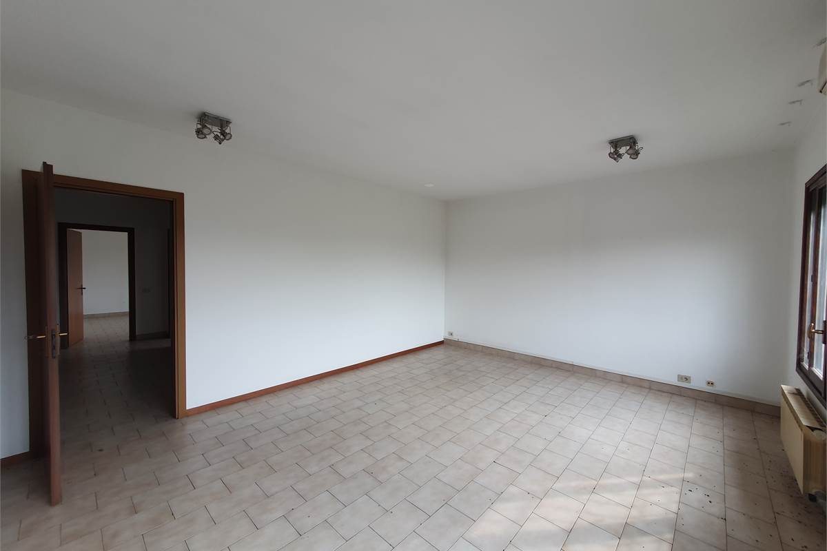 Ufficio a Vertemate con Minoprio (1C)