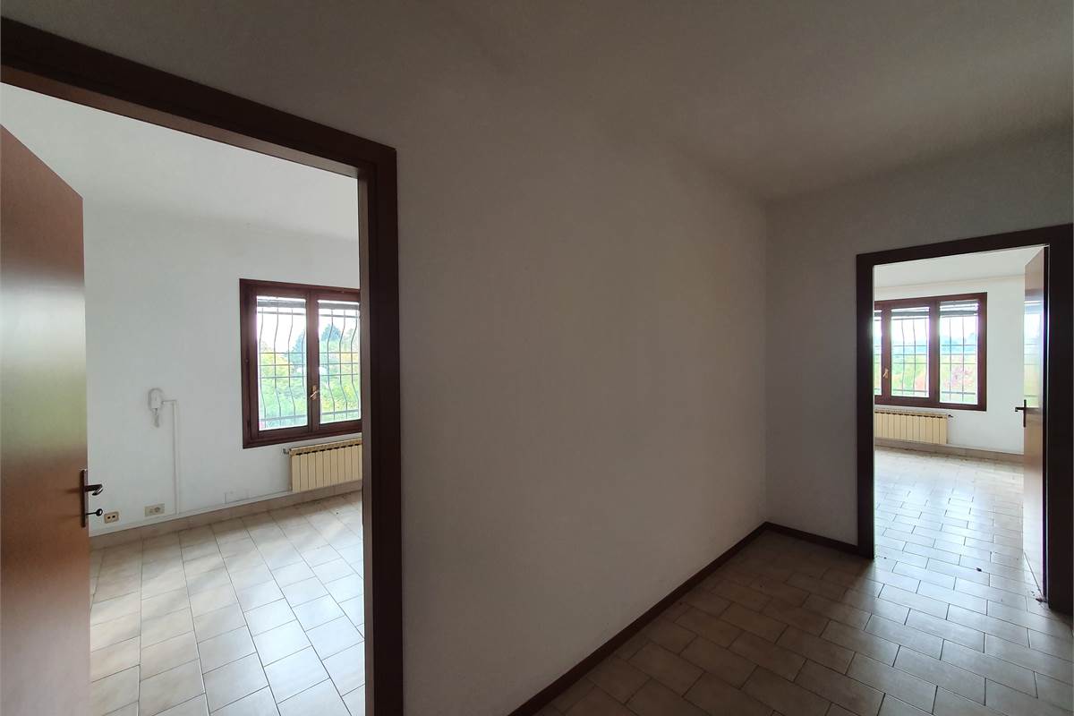 Ufficio a Vertemate con Minoprio (1C)