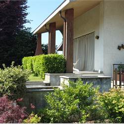 Villa Singola con giardino privato a Cirimido