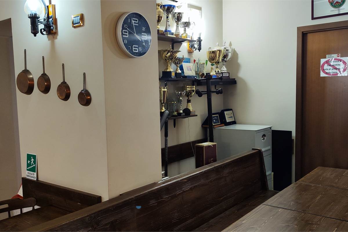 ROVELLO PORRO CEDESI OTTIMO PUB