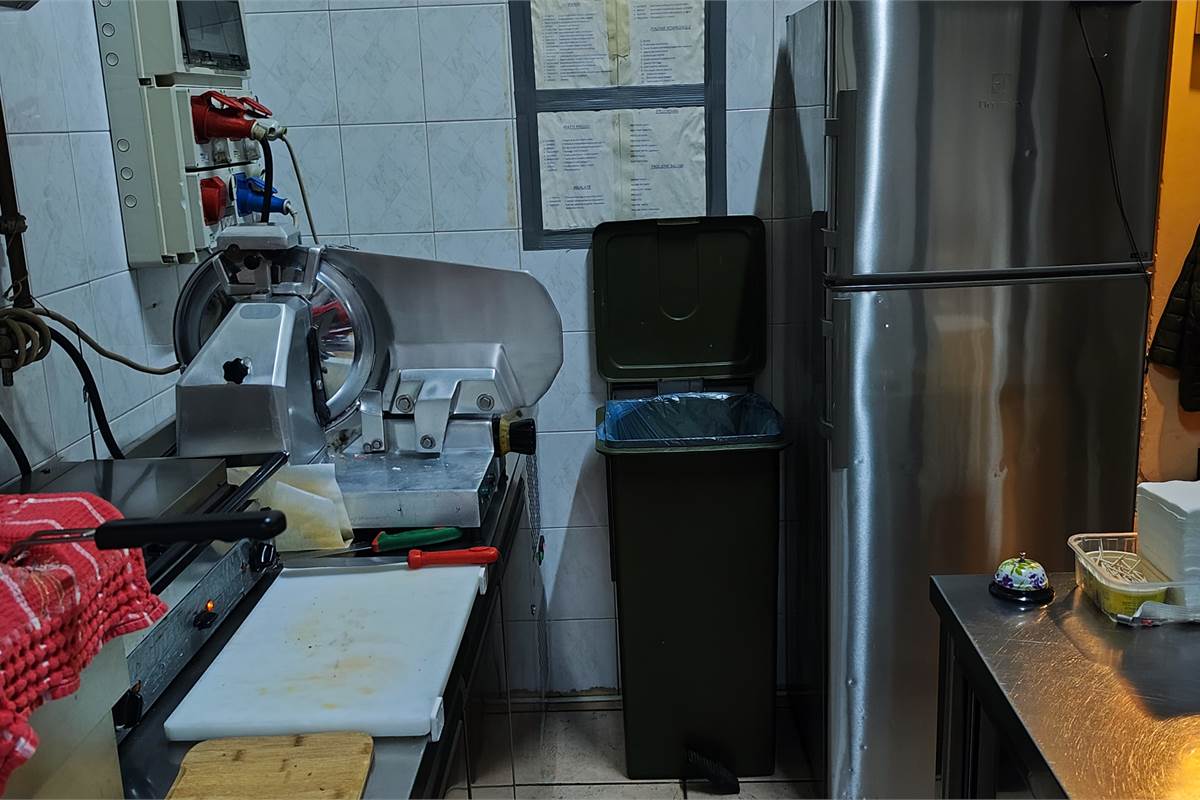 ROVELLO PORRO CEDESI OTTIMO PUB