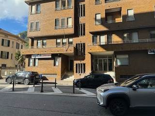 AFFITTASI - VIALE MASIA, COMO