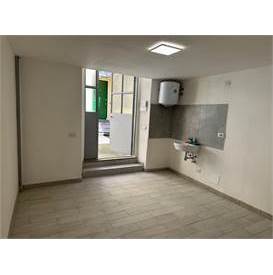 COMO CENTRO - VENDESI MAGAZZINO - RISTRUTTURATO 