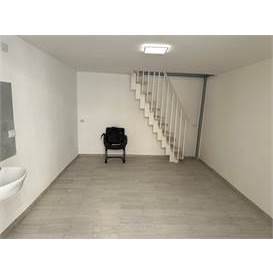 COMO CENTRO - VENDESI MAGAZZINO - RISTRUTTURATO 