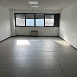 COMO- CAMERLATA  UFFICIO DIREZIONALE IN AFFITTO 