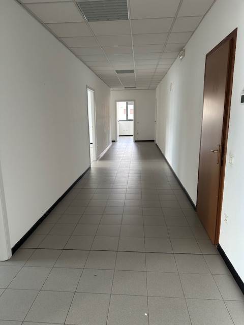 COMO- CAMERLATA  UFFICIO DIREZIONALE IN AFFITTO 