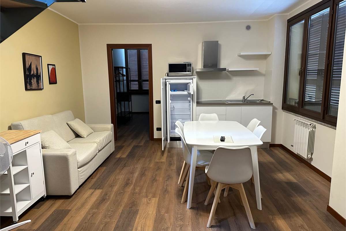 VENDESI MURA  / ALBERGO B&B  SUL LAGO DI COMO 