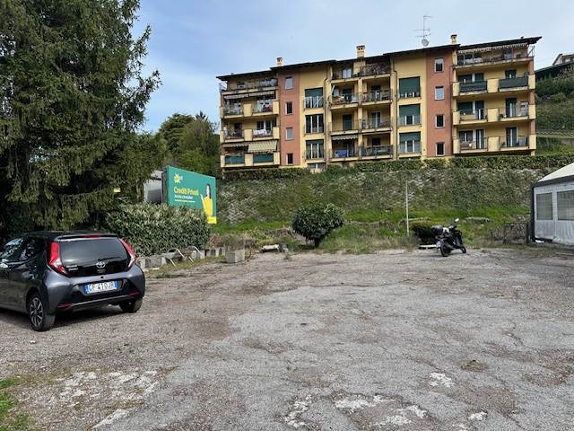 VENDESI FABBBRICATO INDIPENDENTE PONTE CHIASSO 