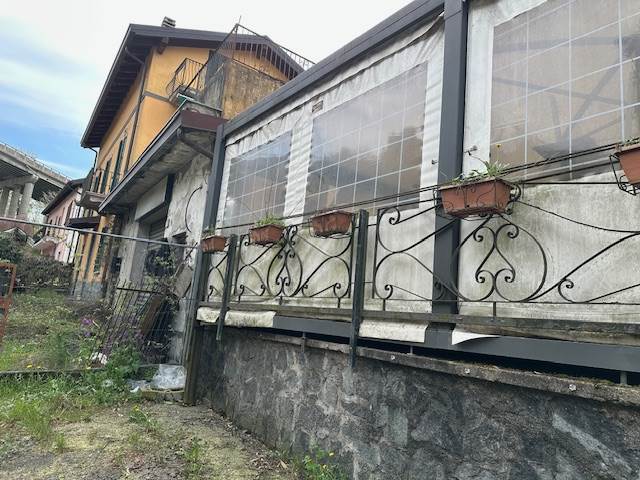 VENDESI FABBBRICATO INDIPENDENTE PONTE CHIASSO 