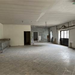 VENDESI FABBBRICATO INDIPENDENTE PONTE CHIASSO 