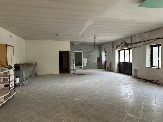 VENDESI FABBBRICATO INDIPENDENTE PONTE CHIASSO 