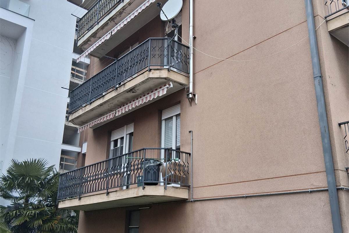 Cantù vendita trilocale con box