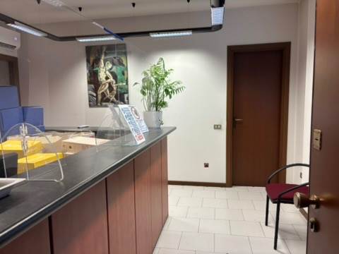 FINO MORNASCO VENDITA UFFICIO + TERRAZZO