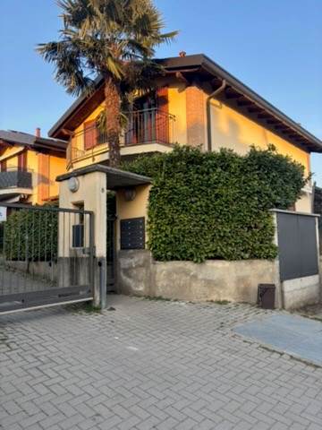 FINO MORNASCO VENDITA VILLA UNIFAMILIARE CON BOX 