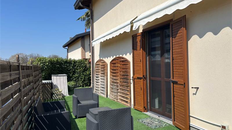 FINO MORNASCO VENDITA VILLA UNIFAMILIARE CON BOX 
