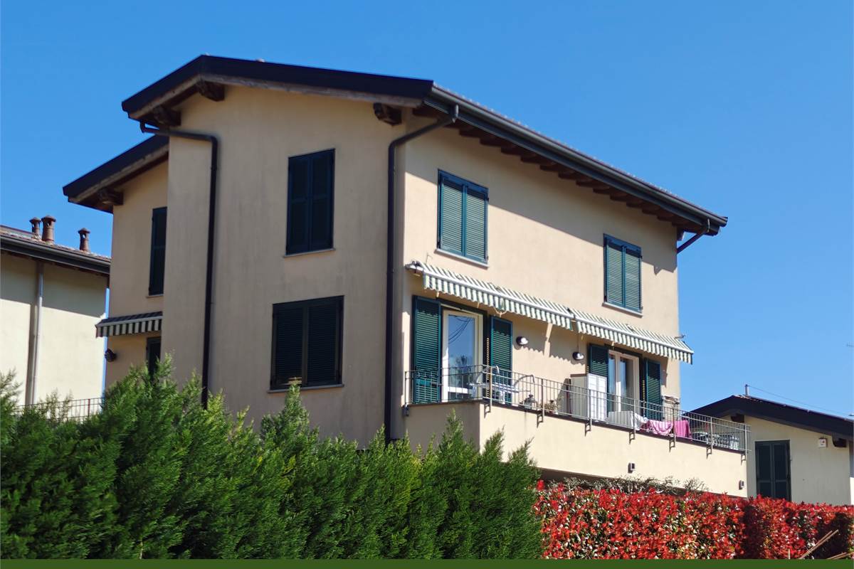 VILLA GUARDIA - Loc. Maccio -DUPLEX