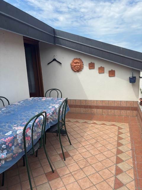 APPIANO GENTILE   3 LOCALI CON TERRAZZO