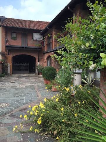 VENDESI INTERA CORTE LOMBARDA DI PRESTIGIO