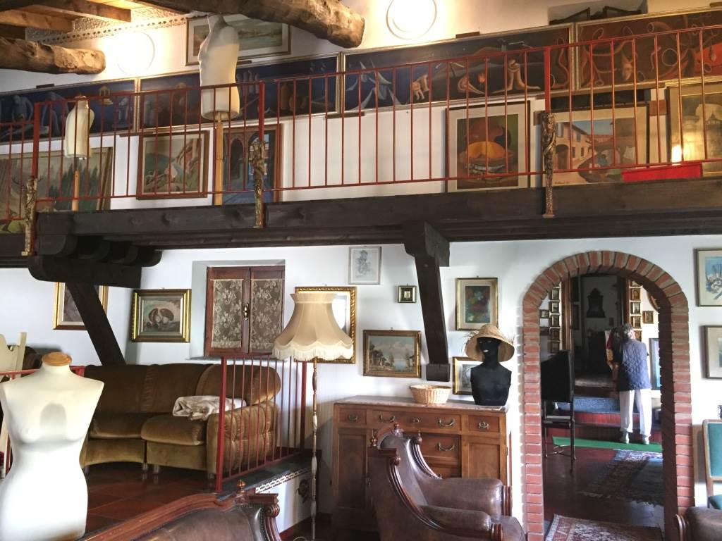 VENDESI INTERA CORTE LOMBARDA DI PRESTIGIO