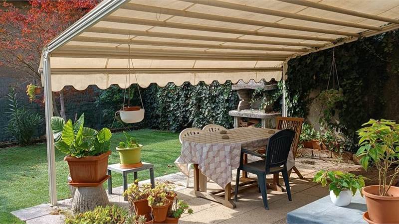 LOMAZZO VENDESI PORZIONE DI CASA