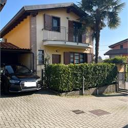 FINO MORNASCO VENDITA VILLA UNIFAMILIARE CON BOX 