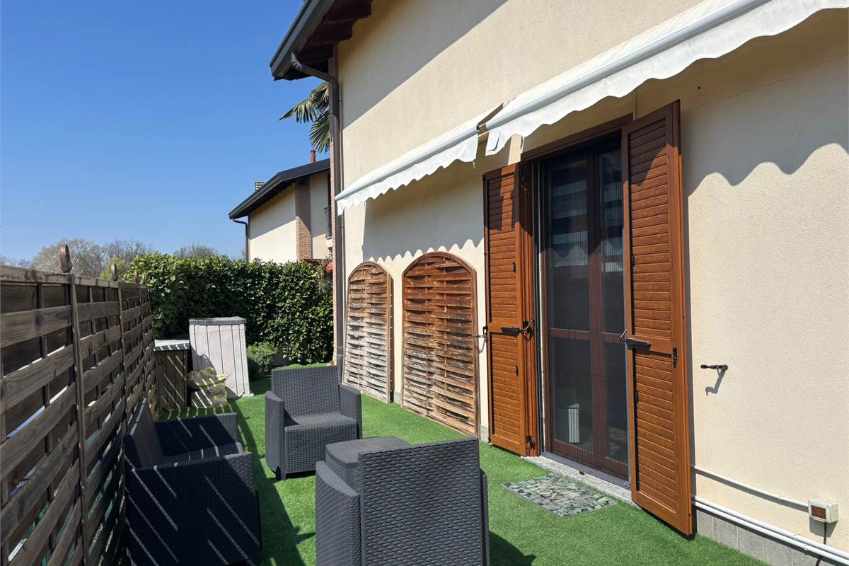 FINO MORNASCO VENDITA VILLA UNIFAMILIARE CON BOX 