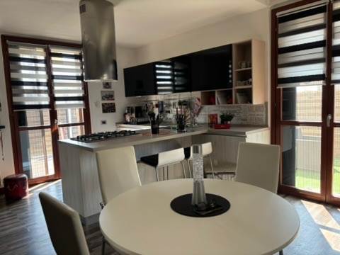 FINO MORNASCO VENDITA VILLA UNIFAMILIARE CON BOX 